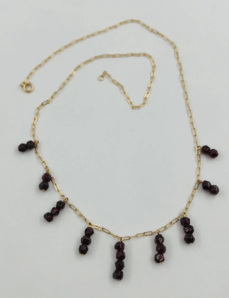 DESIGNER 14K YELLOW GOLD NATURAL FACETED GARNET BEADED DANGLE LINK NECKLACE 17": DESIGNER 14K YELLOW GOLD NATURAL FACETED GARNET BEADED DANGLE LINK NECKLACE 17" Designer 14k Yellow Gold Natural Faceted Garnet Beaded Dangle Link Necklace 17" Weight is 4.4 Grams on my scale Metal: 1