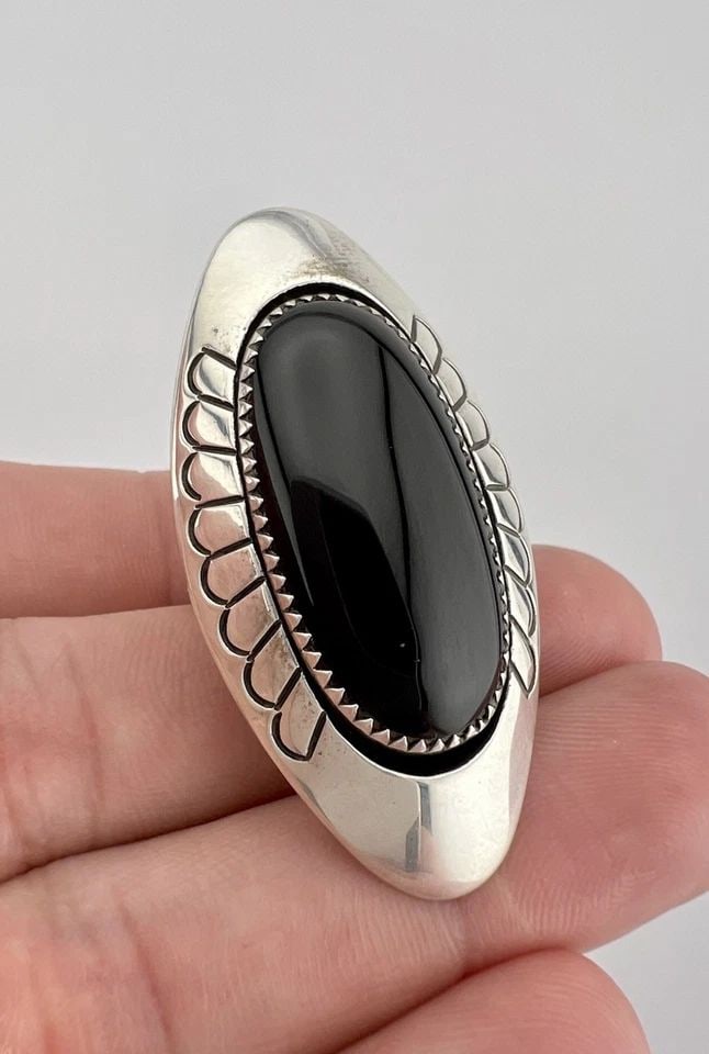 HUGE 2" VTG TOMMY JACKSON NAVAJO STERLING SILVER BLACK ONYX STAMPED RING 17.1G: HUGE 2" VTG TOMMY JACKSON NAVAJO STERLING SILVER BLACK ONYX STAMPED RING 17.1G HUGE 2" Vtg Tommy Jackson Navajo Sterling Silver Black Onyx Stamped Ring 17.1g Ring Size: 7.75 - Can Be Resized Weight is
