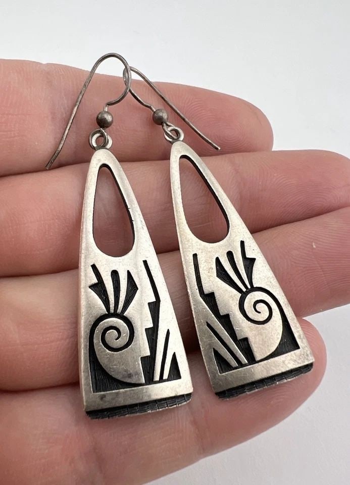 VINTAGE HARVEY QUANIMPTEWA JR HOPI STERLING SILVER OVERLAY HOOK EARRINGS 2 3/8" (1 of 2)