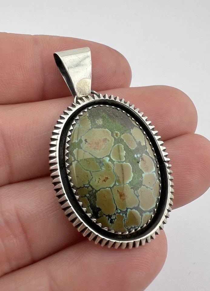 VTG NAVAJO STERLING SILVER HIGH GRADE DAMELE VARISCITE TURQUOISE PENDANT 1.75": VTG NAVAJO STERLING SILVER HIGH GRADE DAMELE VARISCITE TURQUOISE PENDANT 1.75" Vtg Navajo Sterling Silver High Grade Damele Variscite Turquoise Pendant 1.75" Size: 1 3/4" Tall With Bail by 1" Wide Wei