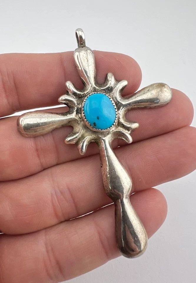 VTG NAVAJO SANDCAST STERLING SILVER KINGMAN TURQUOISE CROSS PENDANT 2 7/8" (1 of 2)