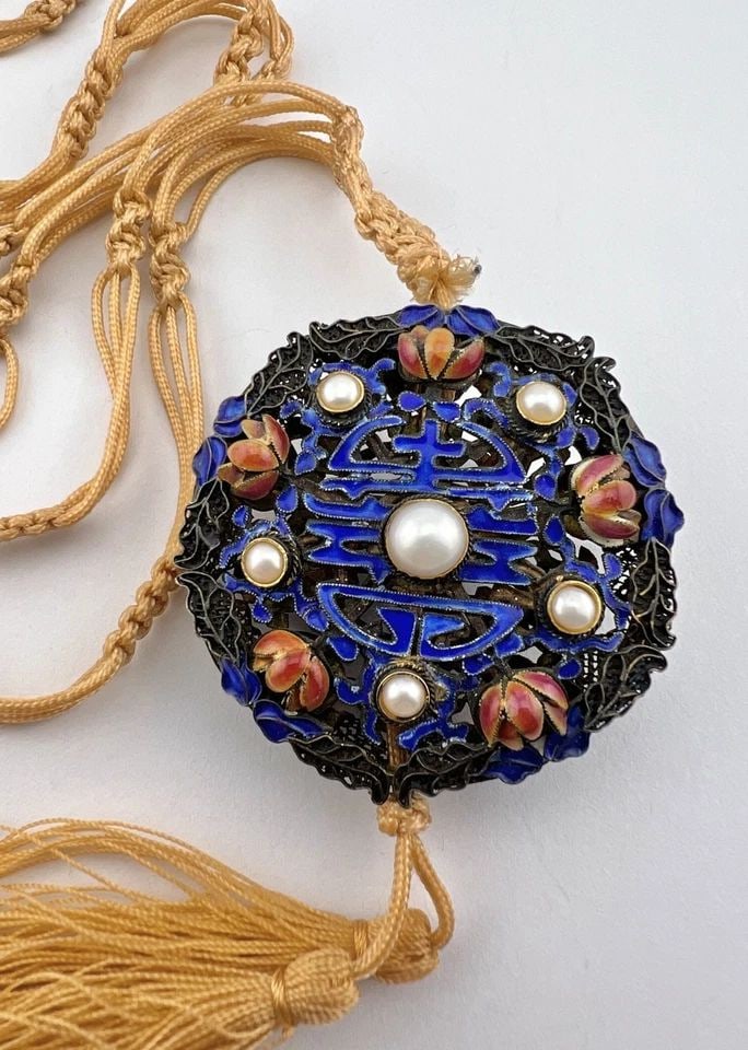 OLD CHINESE FILIGREE SILVER MESH ENAMEL & PEARL WOVEN SHOU NECKLACE PENDANT (1 of 2)
