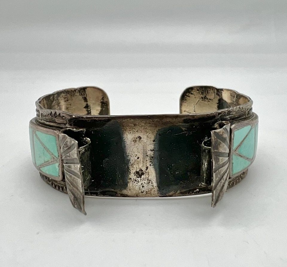 VINTAGE F.W ZUNI STERLING SILVER FLUSH INLAY TURQUOISE WOMEN'S CUFF WATCH (1 of 2)