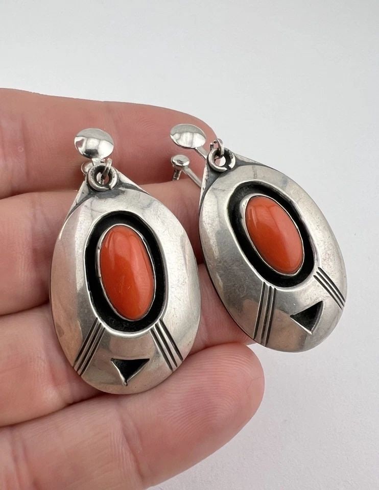 VTG NAVAJO STERLING SILVER RED CORAL SHADOWBOX TEARDROP SCREW EARRINGS 1 7/8" (1 of 2)