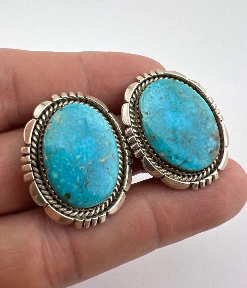 VTG NAVAJO STERLING SILVER BLUE GEM TURQUOISE STAMPED CLIP EARRINGS 1.25": VTG NAVAJO STERLING SILVER BLUE GEM TURQUOISE STAMPED CLIP EARRINGS 1.25" Vtg Navajo Sterling Silver Blue Gem Turquoise Stamped Clip Earrings 1.25" Size: 1 1/4" Tall & 1" Wide Weight is 21.6 Grams on 