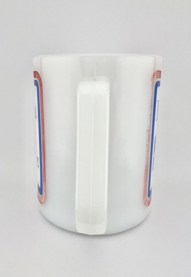 RARE VINTAGE FEDERAL MUG MILK GLASS " I AM A GOVERNMENT EXECUTIVE" D HANDLE (1 of 2)