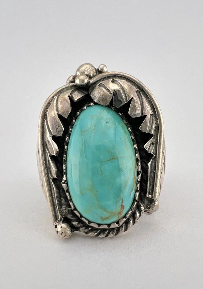VTG NAVAJO STERLING SILVER ROYSTON TURQUOISE STAMPED DOUBLE FEATHER RING 18.6G: VTG NAVAJO STERLING SILVER ROYSTON TURQUOISE STAMPED DOUBLE FEATHER RING 18.6G Vtg Navajo Sterling Silver Royston Turquoise Stamped Double Feather Ring 18.6g Size: 11.25 - Can Be Re Sized Weight is 18