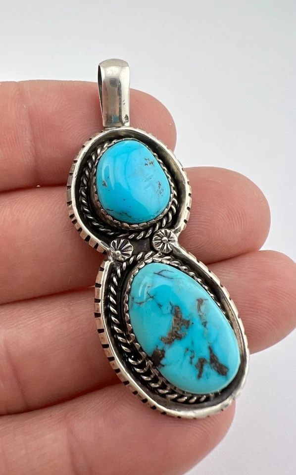 VTG TOM WILLETO NAVAJO STERLING SILVER SLEEPING BEAUTY TURQUOISE PENDANT 2 1/8" (1 of 2)