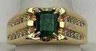 14K YELLOW GOLD & DIAMOND RING BAND SIZE 6.5: 14K YELLOW GOLD & DIAMOND RING BAND SIZE 6.5 14K YELLOW GOLD & DIAMOND RING BAND SIZE 6.5 This stunning ring is crafted from 14K yellow gold and features a sparkling diamond set in a band style. The r