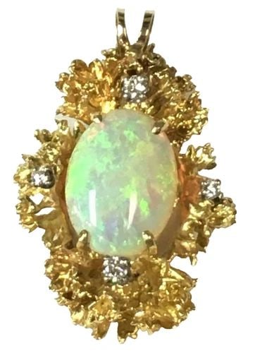 14KT WHITE GOLD & DIAMOND RING WITH YELLOW GOLD HEARTS SIZE 9.5: 14KT WHITE GOLD & DIAMOND RING WITH YELLOW GOLD HEARTS SIZE 9.5 14KT WHITE GOLD & DIAMOND RING WITH YELLOW GOLD HEARTS SIZE 9.5 This beautiful ring is crafted from 14k white gold and features a stunni