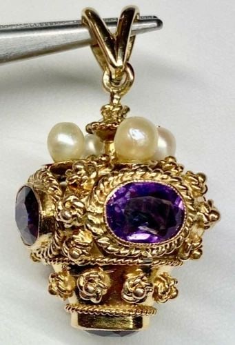 14KT YELLOW GOLD TRAIN CAR CHARM (1 of 2)