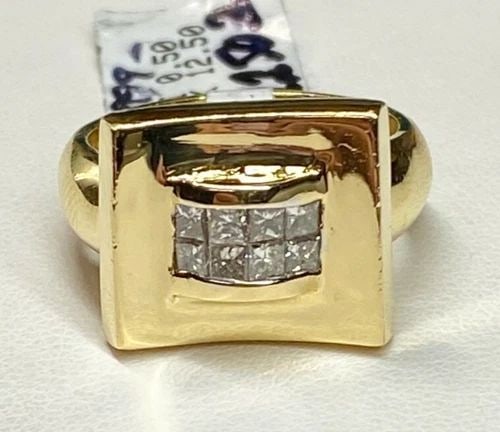 14K YELLOW GOLD RING SIZE 6.25 WITH DIAMONDS & TANZANITE: 14K YELLOW GOLD RING SIZE 6.25 WITH DIAMONDS & TANZANITE 14K YELLOW GOLD RING SIZE 6.25 WITH DIAMONDS & TANZANITE This stunning 14K yellow gold ring is a must-have for any fine jewelry collection. The