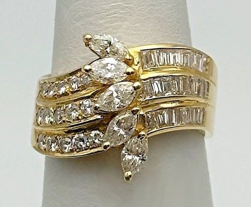 14KT YELLOW GOLD, DIAMOND & SAPPHIRE RING SIZE 6.25: 14KT YELLOW GOLD, DIAMOND & SAPPHIRE RING SIZE 6.25 14KT YELLOW GOLD, DIAMOND & SAPPHIRE RING SIZE 6.25 This stunning ring is made of 14k yellow gold and features a beautiful combination of sapphire a