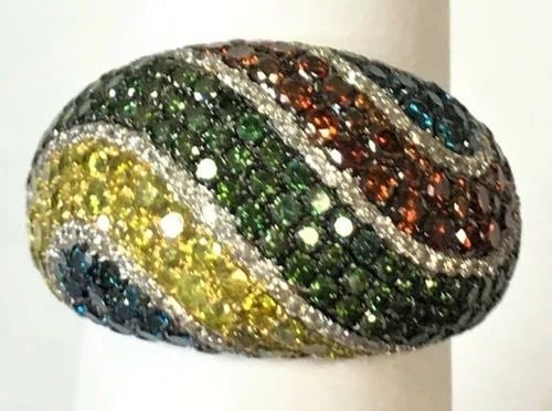 BAYANIHAN MIKAL JOW 925 THICK CUFF BRACELET 113.7 GRAMS: BAYANIHAN MIKAL JOW 925 THICK CUFF BRACELET 113.7 GRAMS The Bayanihan Mikal Jow 925 Thick Cuff Bracelet is a stunning piece of fine jewelry made from sterling silver with a metal purity of 925. This s