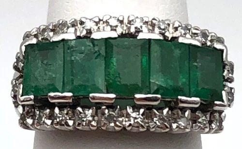STERLING SILVER MARCASITE SQUARE RING SIZE 4.75: STERLING SILVER MARCASITE SQUARE RING SIZE 4.75 The Sterling Silver Marcasite Square Ring in size 4.75 is a beautifully crafted piece of fine jewelry. Made of high-quality 925 sterling silver, this ri