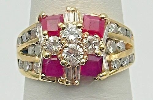 STERLING SILVER RING WITH PINK CENTER STONE AND COLORLESS SIDE STONES SIZE 5.75 (1 of 2)