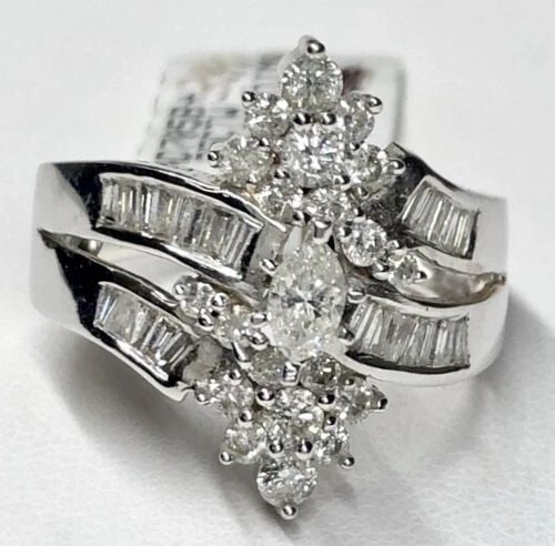 STERLING SILVER FIGARO BRACELET 11" 35.2 GRAMS: STERLING SILVER FIGARO BRACELET 11" 35.2 GRAMS This Sterling Silver Figaro Bracelet is a stylish and elegant piece of fine jewelry. Crafted from 925 sterling silver, this 11" bracelet features a class
