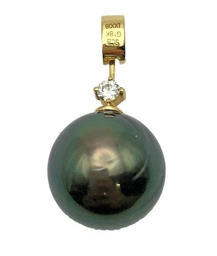 STERLING SILVER BLACK ONYX CARVED MASK RING 11.4 GRAMS SIZE 7.5: STERLING SILVER BLACK ONYX CARVED MASK RING 11.4 GRAMS SIZE 7.5 STERLING SILVER BLACK ONYX CARVED MASK RING 11.4 GRAMS SIZE 7.5 Add a touch of elegance to your jewelry collection with this stunning St