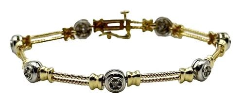 STERLING SILVER THREE TONE WOVEN 7.25" BRACELET 14.2 GRAMS: STERLING SILVER THREE TONE WOVEN 7.25" BRACELET 14.2 GRAMS This sterling silver three-tone woven bracelet is a stylish and elegant piece of fine jewelry. With a metal purity of 925 sterling silver, th