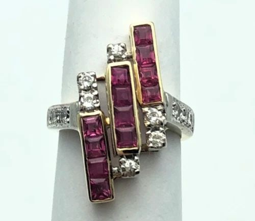 STERLING SILVER WITH GREEN STONE RING SIZE 7.25 (1 of 2)