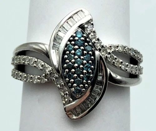 STERLING SILVER & GREEN STONE RING SIZE 5.75 (1 of 2)