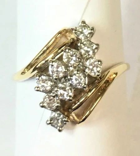 STERLING SILVER RING - BAND WITH DESIGNS SIZE 11.25: STERLING SILVER RING - BAND WITH DESIGNS SIZE 11.25 STERLING SILVER RING - BAND WITH DESIGNS SIZE 11.25 This sterling silver ring is a beautiful piece of jewelry that will enhance any outfit. Its intr
