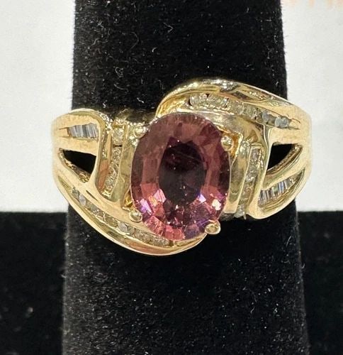925 STERLING SILVER, RUBY, EMERALD & AMETHYST HEART PENDANT: 925 STERLING SILVER, RUBY, EMERALD & AMETHYST HEART PENDANT 925 STERLING SILVER, RUBY, EMERALD & AMETHYST HEART PENDANT This beautiful pendant features a heart-shaped design with three stunning stones