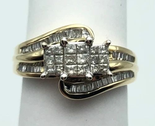 STERLING SILVER RING WITH MARCASITE & LARGE PURPLE STONE SIZE 6.75 (1 of 2)