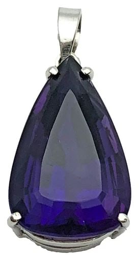 MEXICO TAXCO STERLING SILVER GRAPE BROOCH 12.1 GRAMS: MEXICO TAXCO STERLING SILVER GRAPE BROOCH 12.1 GRAMS This Mexico Taxco Sterling Silver Grape Brooch is a stunning piece of vintage jewelry that exudes elegance and charm. Crafted with 12.1 grams of 92