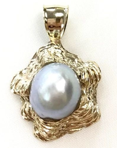 CHAIN LINK STERLING SILVER & COLORLESS STONE SIZE 7.25 RING: CHAIN LINK STERLING SILVER & COLORLESS STONE SIZE 7.25 RING CHAIN LINK STERLING SILVER & COLORLESS STONE SIZE 7.25 RING This elegant ring is a perfect addition to your jewelry collection. Crafted with