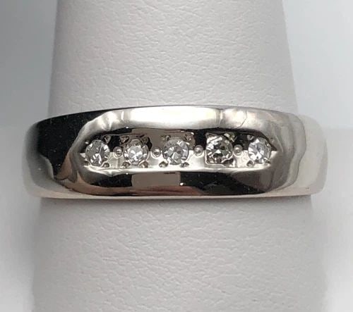 7.5" FLAT CHAIN WEAVE STERLING SILVER BRACELET 10.6 GRAMS: 7.5" FLAT CHAIN WEAVE STERLING SILVER BRACELET 10.6 GRAMS This product is a 7.5" flat chain weave sterling silver bracelet, weighing 10.6 grams. It is a stylish and elegant piece of fine jewelry,