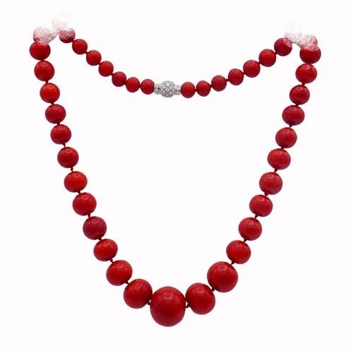 VINTAGE MEDITERRANEAN CORAL NECKLACE WITH DIAMOND 14K GOLD CLASP ESTATE JEWELRY: VINTAGE MEDITERRANEAN CORAL NECKLACE WITH DIAMOND 14K GOLD CLASP ESTATE JEWELRY Mediterranean Coral Bead Necklace with 14 karat White Gold Diamond Clasp A long vintage Mediterranean coral necklace. Th