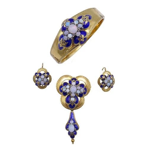 ANTIQUE FRENCH VICTORIAN BANGLE BRACELET EARRINGS BROOCH 18K GOLD DIAMOND ENAMEL: ANTIQUE FRENCH VICTORIAN BANGLE BRACELET EARRINGS BROOCH 18K GOLD DIAMOND ENAMEL French Victorian Opal Diamond Enamel 18 karat Yellow Gold Bracelet Earrings Pin Parure An exquisite Victorian parure co
