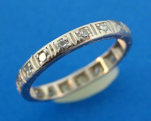 DIAMOND PLATINUM ETERNITY BAND RING SIZE 4.5 SIZABLE CLASSY TIMELESS ART DECO: DIAMOND PLATINUM ETERNITY BAND RING SIZE 4.5 SIZABLE CLASSY TIMELESS ART DECO Art Deco Diamond & Platinum Eternity Band Ring Wonderful eternity band that is a great addition to your collection. Weight