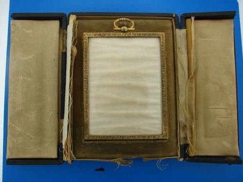 ANTIQUE VICTORIAN BRONZE PICTURE FRAME ORIGINAL BOX GLASS RARE UNIQUE (1 of 2)