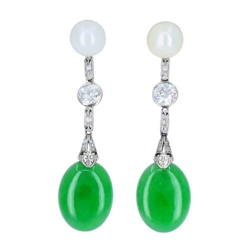 ART DECO JADE EARRINGS PLATINUM PEARLS OLD EUROPEAN CUT DIAMONDS ESTATE JEWELRY: ART DECO JADE EARRINGS PLATINUM PEARLS OLD EUROPEAN CUT DIAMONDS ESTATE JEWELRY Art Deco Jade Diamond Pearl Platinum Earrings A pair of gorgeous Art Deco jade earrings, made of platinum and featuring 