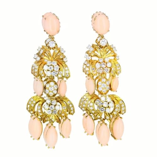 VINTAGE ANGEL SKIN CORAL DANGLE EARRINGS 18K GOLD DIAMOND ESTATE JEWELRY: VINTAGE ANGEL SKIN CORAL DANGLE EARRINGS 18K GOLD DIAMOND ESTATE JEWELRY Vintage 18 karat Gold Coral Diamond Earrings This pair of vintage dangle earrings are composed of angel skin coral, 18k gold, a