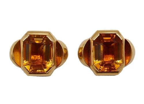 VINTAGE FRENCH 18K GOLD EARRINGS CITRINE ESTATE JEWELRY: VINTAGE FRENCH 18K GOLD EARRINGS CITRINE ESTATE JEWELRY French Citrine 18 karat Yellow Gold Earrings A pair of French vintage citrine 18k gold earrings. These bright, optimistic vintage earrings have 