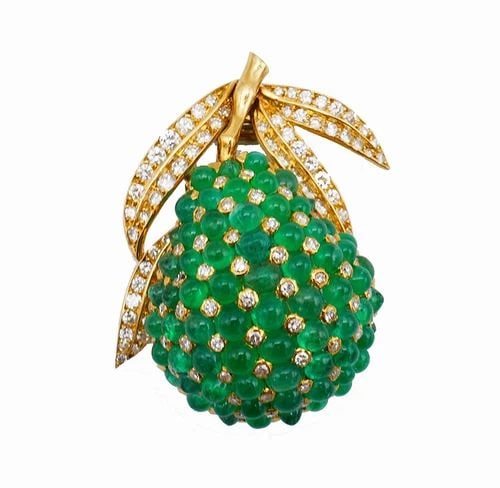 FRENCH VINTAGE BROOCH CLIP PIN 18K GOLD EMERALD ESTATE JEWELRY SIGNED J W: FRENCH VINTAGE BROOCH CLIP PIN 18K GOLD EMERALD ESTATE JEWELRY SIGNED J W Diamond Ruby Sapphire 18k Yellow Gold Wild Rose Clip Brooch A joyful, bright vintage gold clip brooch from our French brooches