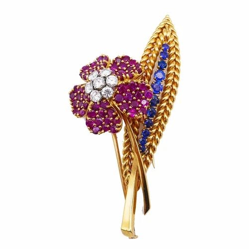 FRENCH VINTAGE BROOCH WILD ROSE CLIP PIN 18K GOLD ESTATE JEWELRY: FRENCH VINTAGE BROOCH WILD ROSE CLIP PIN 18K GOLD ESTATE JEWELRY Diamond Ruby Sapphire 18k Yellow Gold Wild Rose Clip Brooch A stunning French brooch with ruby, sapphire and diamond that is a classic 