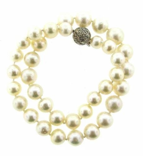 14K WHITE GOLD, DIAMOND & SOUTH SEA PEARL NECKLACE STRAND: 14K WHITE GOLD, DIAMOND & SOUTH SEA PEARL NECKLACE STRAND DK/NS Modern 14k White Gold, Diamond & South Sea Pearl Strand Necklace Wonderful necklace that is a necessity in your collection. The weight i