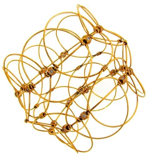CHIC 3.20 CTS DIAMOND YELLOW GOLD BANGLE BRACELET VERSATILE: CHIC 3.20 CTS DIAMOND YELLOW GOLD BANGLE BRACELET VERSATILE 3.20 cts TW Diamond Yellow Gold Bangle Bracelet Fun and unusual openwork bracelet that can be worn in many different ways. Versatile and wea