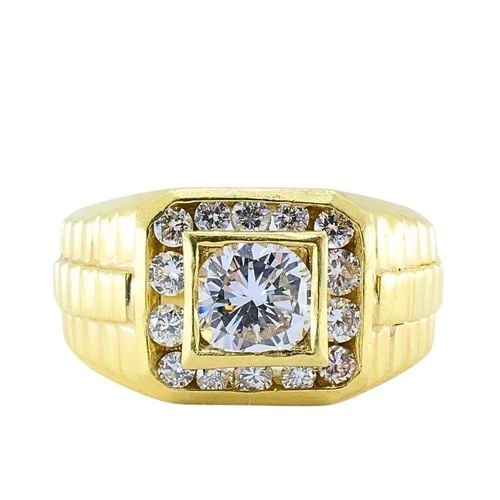 VINTAGE 14K GOLD DIAMOND MEN'S RING: VINTAGE 14K GOLD DIAMOND MEN'S RING DESIGNER: Unknown CIRCA: Mid-20th Century MATERIALS: 14k Gold GEMSTONE: Round Brilliant Cut Diamonds WEIGHT: 12.6 Grams MEASUREMENTS: Top - 7/16” x 1/2" RING 