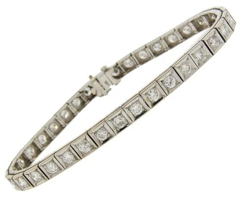 DIAMOND WHITE GOLD TENNIS LINE BRACELET 3.60 CTS: DIAMOND WHITE GOLD TENNIS LINE BRACELET 3.60 CTS Diamond & White Gold Tennis Bracelet Wonderful tennis bracelet that is a great addition to your collection. Weight is 13.7 grams. Made of 14 karat whit