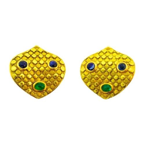 VINTAGE FRENCH EARRINGS 18K GOLD EMERALD SAPPHIRE FRANCE CLIP-ON ESATE JEWELRY: VINTAGE FRENCH EARRINGS 18K GOLD EMERALD SAPPHIRE FRANCE CLIP-ON ESATE JEWELRY Vintage 18k Yellow Gold Sapphire Emerald EARRINGS Signed JW Lovely pair of vintage French earrings created in the 1970s. 