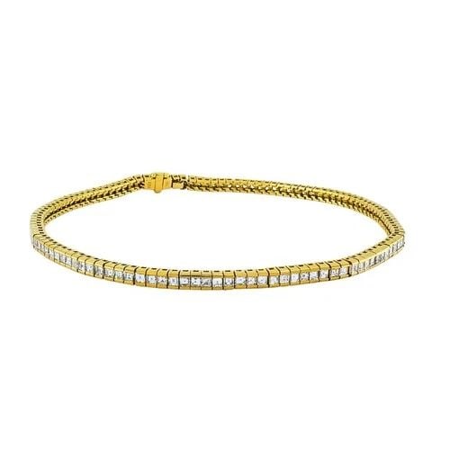VINTAGE 18K GOLD DIAMOND TENNIS BRACELET, 3.79 CARATS: VINTAGE 18K GOLD DIAMOND TENNIS BRACELET, 3.79 CARATS Product details: Materials: 18k Gold Weight: 12.4 Grams Gemstone: Diamond Measurement: 1/8" x 8" Hallmarks: 18K, 3.79 ITEM DETAILS: Vintage 18k Go