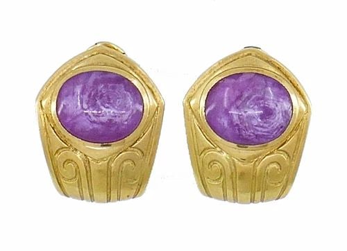 VINTAGE DE VROOMEN EARRNGS 18K GOLD CLIP-ON ESTATE JEWELRY: VINTAGE DE VROOMEN EARRNGS 18K GOLD CLIP-ON ESTATE JEWELRY TIFFANY & Co. by Elsa Peretti 18 karat Yellow Gold Round Earrings A pair of vintage De Vroomen 18k gold earrings featuring cabochon rubies. T