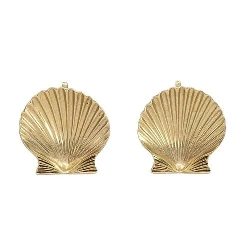 CARTIER 14K GOLD SHELL VINTAGE CLIP-ON EARRINGS: CARTIER 14K GOLD SHELL VINTAGE CLIP-ON EARRINGS DESIGNER Cartier CIRCA 1960s MATERIALS 14k Gold WEIGHT 9.1 Grams MEASUREMENTS 13/16" x 13/16" HALLMARKS Cartier, 14K & serial number ITEM DETAILS Cartie