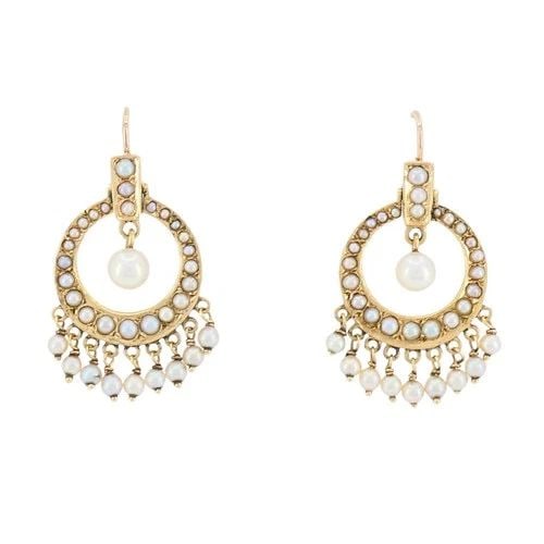 ANTIQUE EDWARDIAN 14K GOLD PEARL DROP EARRINGS: ANTIQUE EDWARDIAN 14K GOLD PEARL DROP EARRINGS KL JUOO Elegant antique earrings dating to the late Victorian to early Edwardian period, circa 1890s–1910s. Crafted in solid 14K yellow gold, these ref