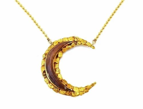 ANTIQUE ALASKAN 14K YELLOW GOLD HORN MEDHAM CRESCENT NECKLACE: ANTIQUE ALASKAN 14K YELLOW GOLD HORN MEDHAM CRESCENT NECKLACE Antique Alaskan 14k Yellow Gold Horn Medham Crescent Necklace Antique Alaskan gold nugget and carved horn Crescent pendant attached to the